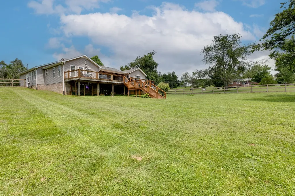 6003 Hill Circle Bon Aqua TN 37025