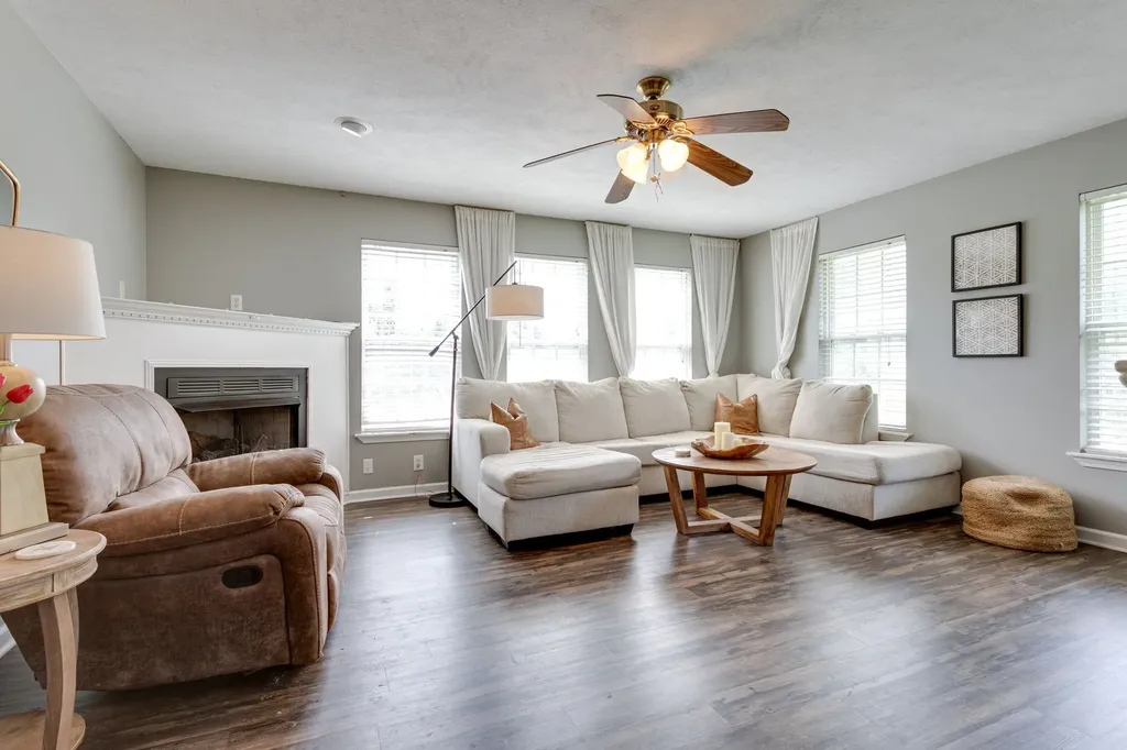 6003 Hill Circle Bon Aqua TN 37025
