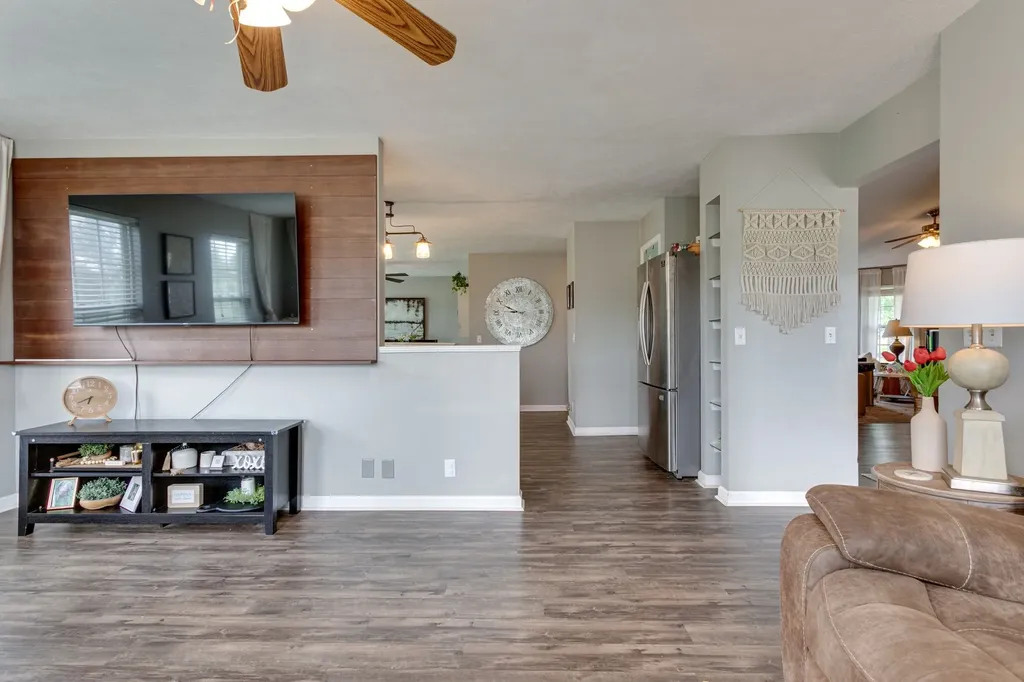 6003 Hill Circle Bon Aqua TN 37025