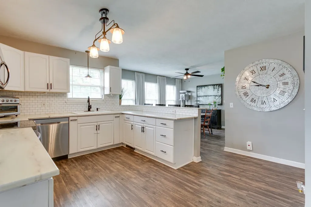6003 Hill Circle Bon Aqua TN 37025