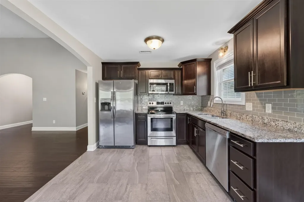 620 Hollow Crest Clarksville TN 37042
