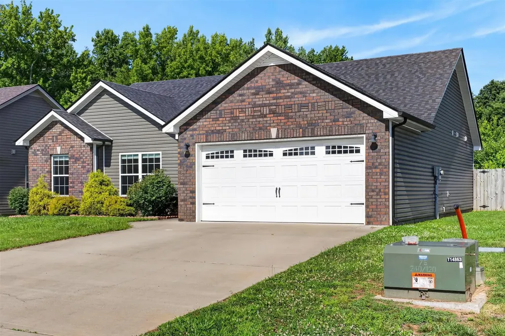 620 Hollow Crest Clarksville TN 37042
