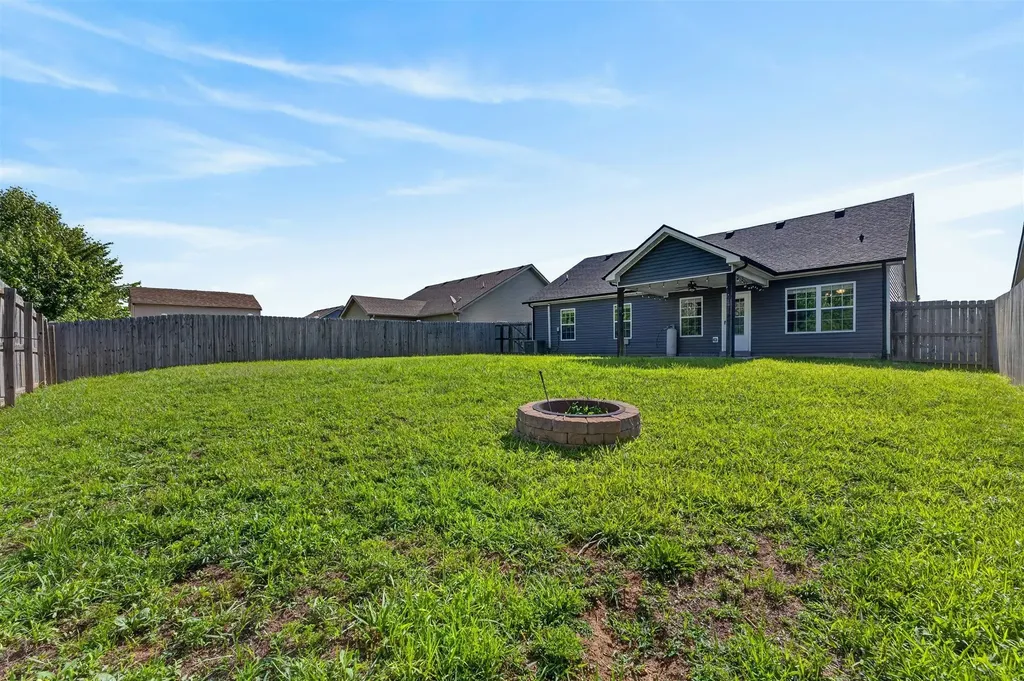 620 Hollow Crest Clarksville TN 37042