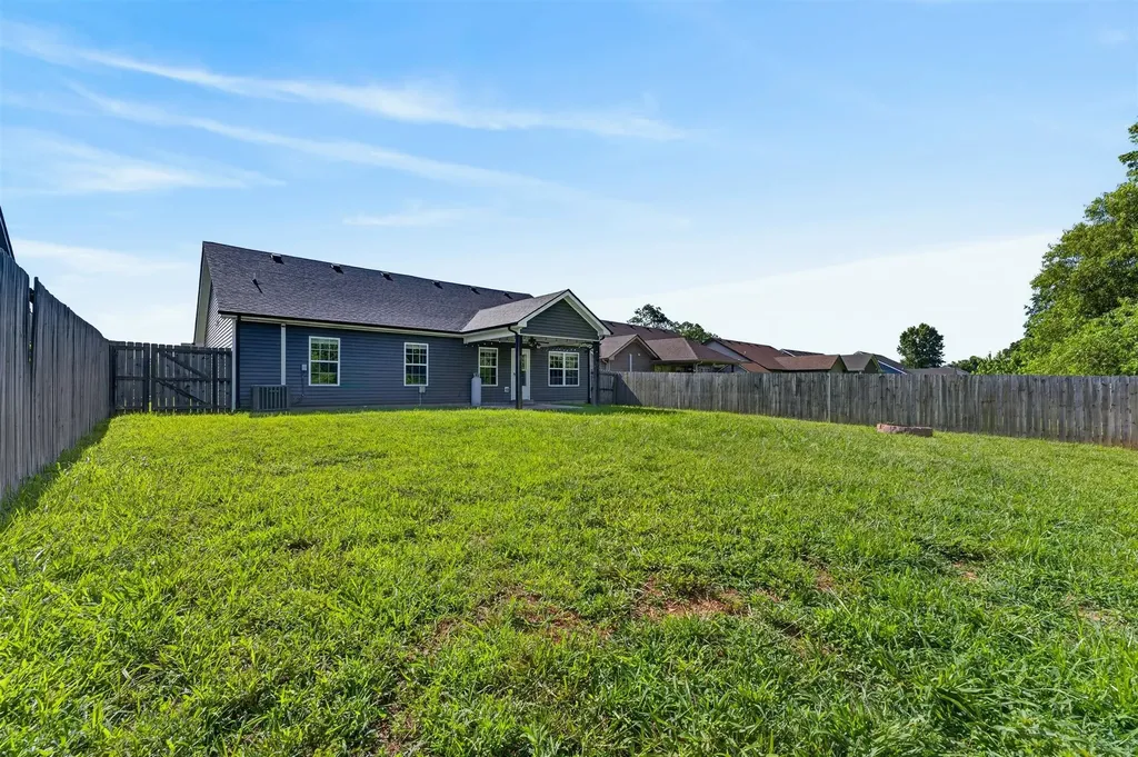 620 Hollow Crest Clarksville TN 37042