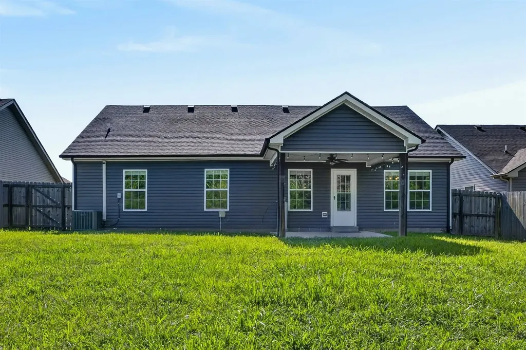 620 Hollow Crest Clarksville TN 37042