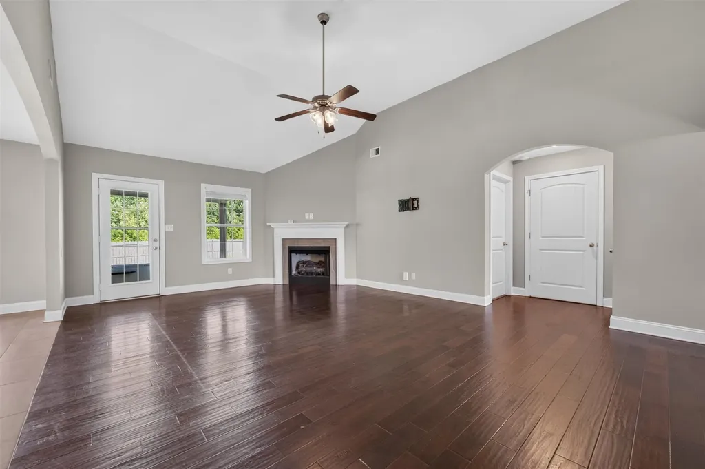 620 Hollow Crest Clarksville TN 37042