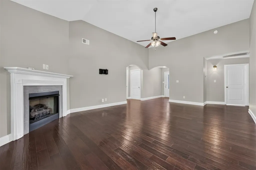 620 Hollow Crest Clarksville TN 37042