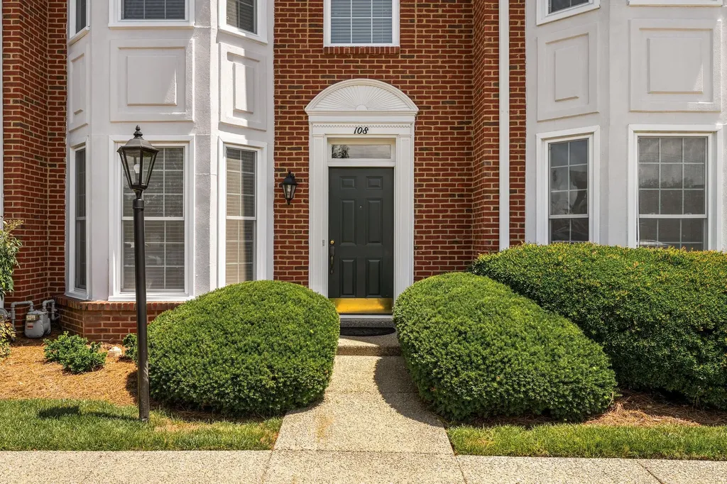 4204 Hillsboro Pike Nashville TN 37215