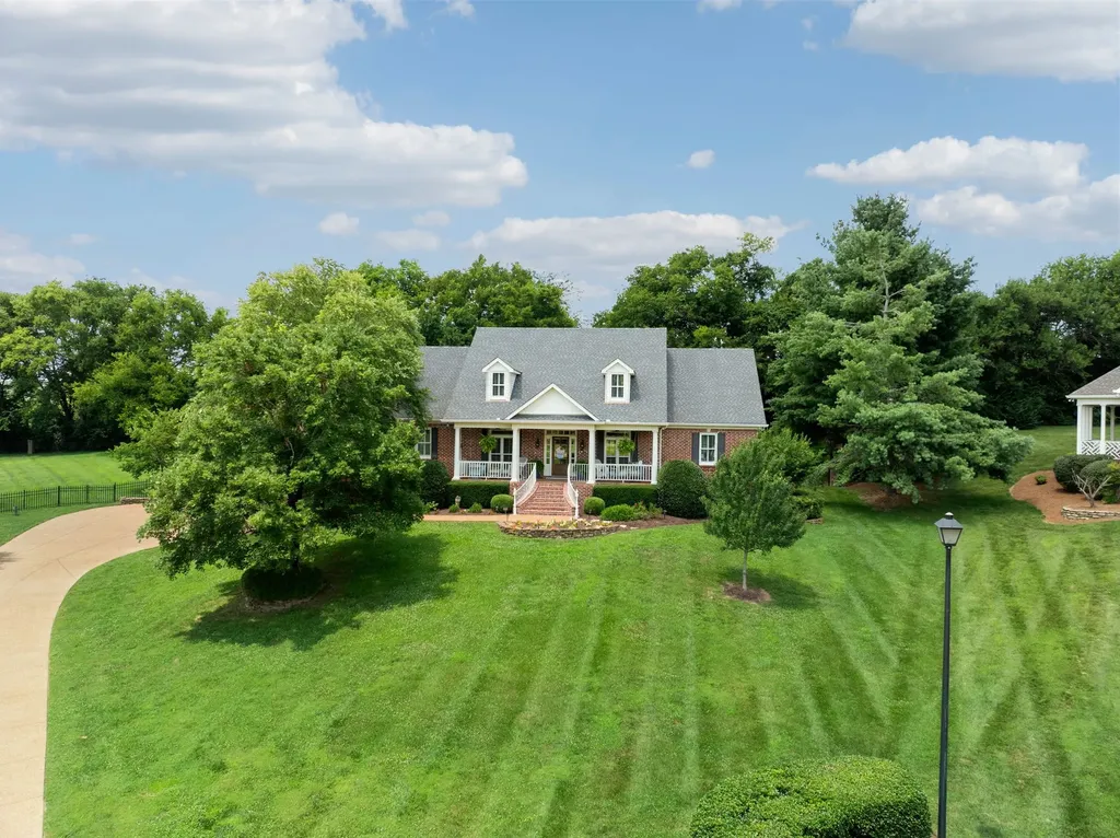 1206 Signature Court Franklin TN 37064