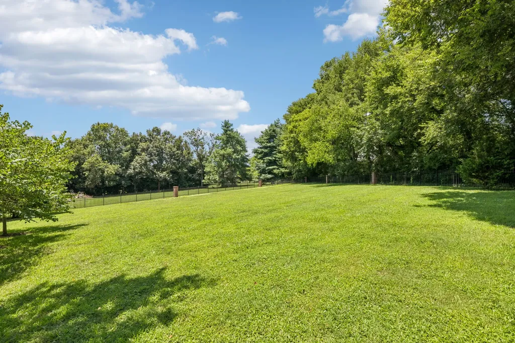 1206 Signature Court Franklin TN 37064
