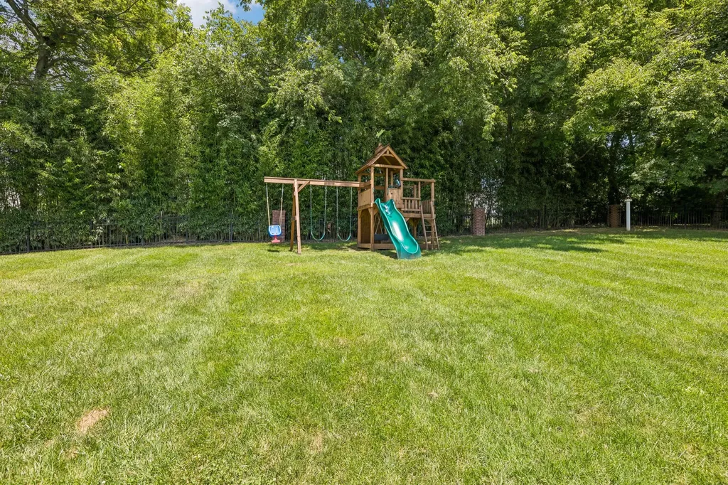 1206 Signature Court Franklin TN 37064