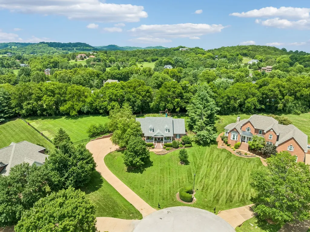 1206 Signature Court Franklin TN 37064