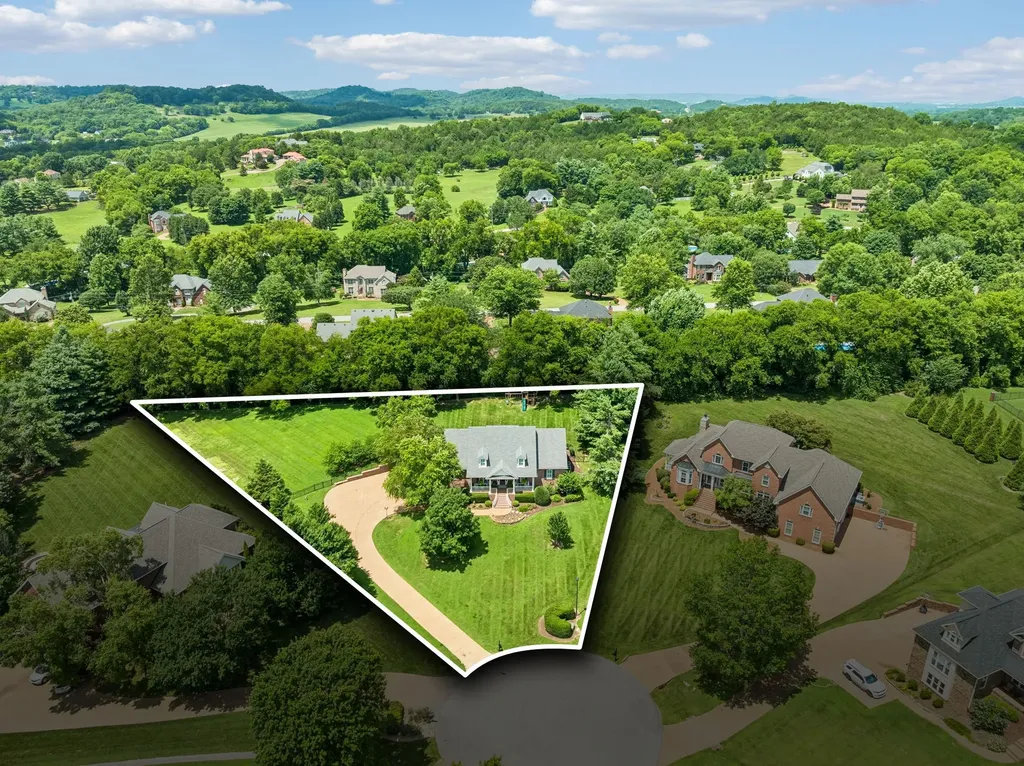 1206 Signature Court Franklin TN 37064