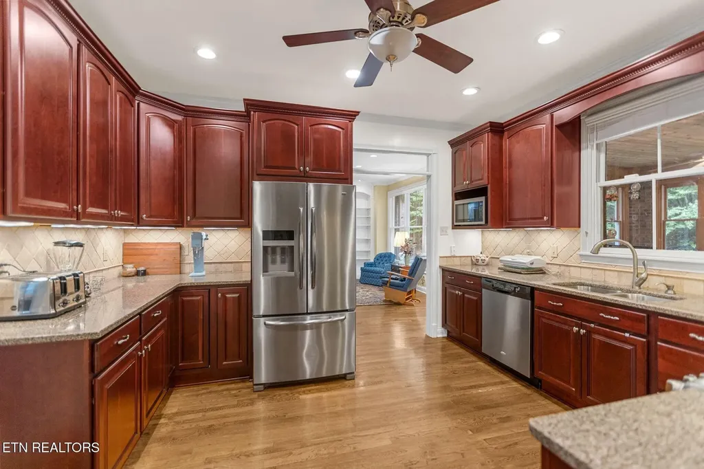 5227 Beverly Oaks Drive Knoxville TN 37918