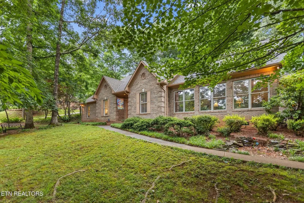 5227 Beverly Oaks Drive Knoxville TN 37918
