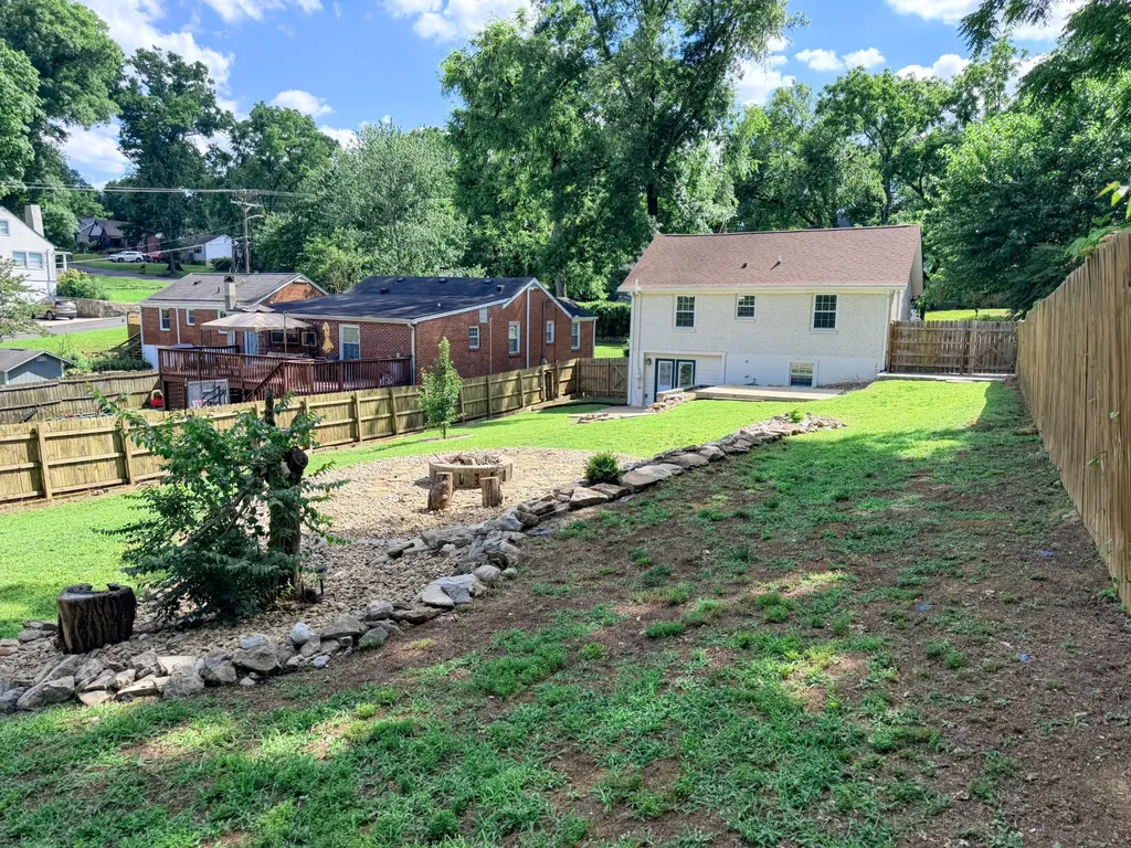 1353 Cardinal Avenue Nashville TN 37216