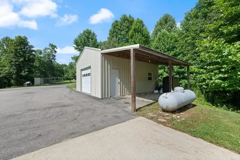 226 Walton Road Hampshire TN 38461
