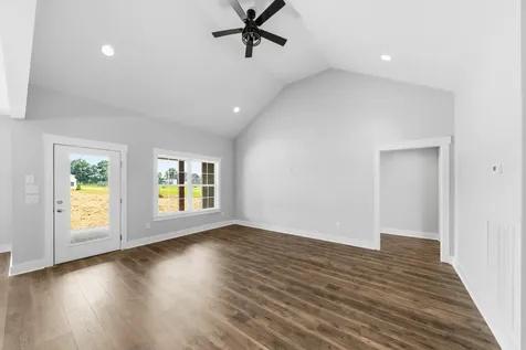 370 Dugout Road Summertown TN 38483