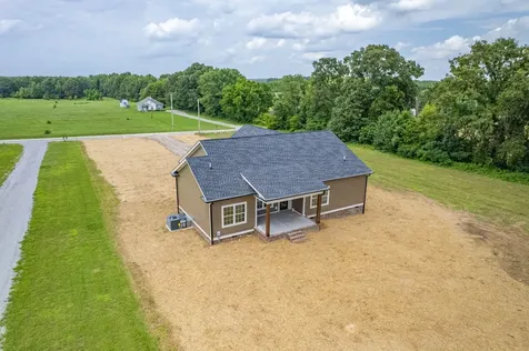 370 Dugout Road Summertown TN 38483