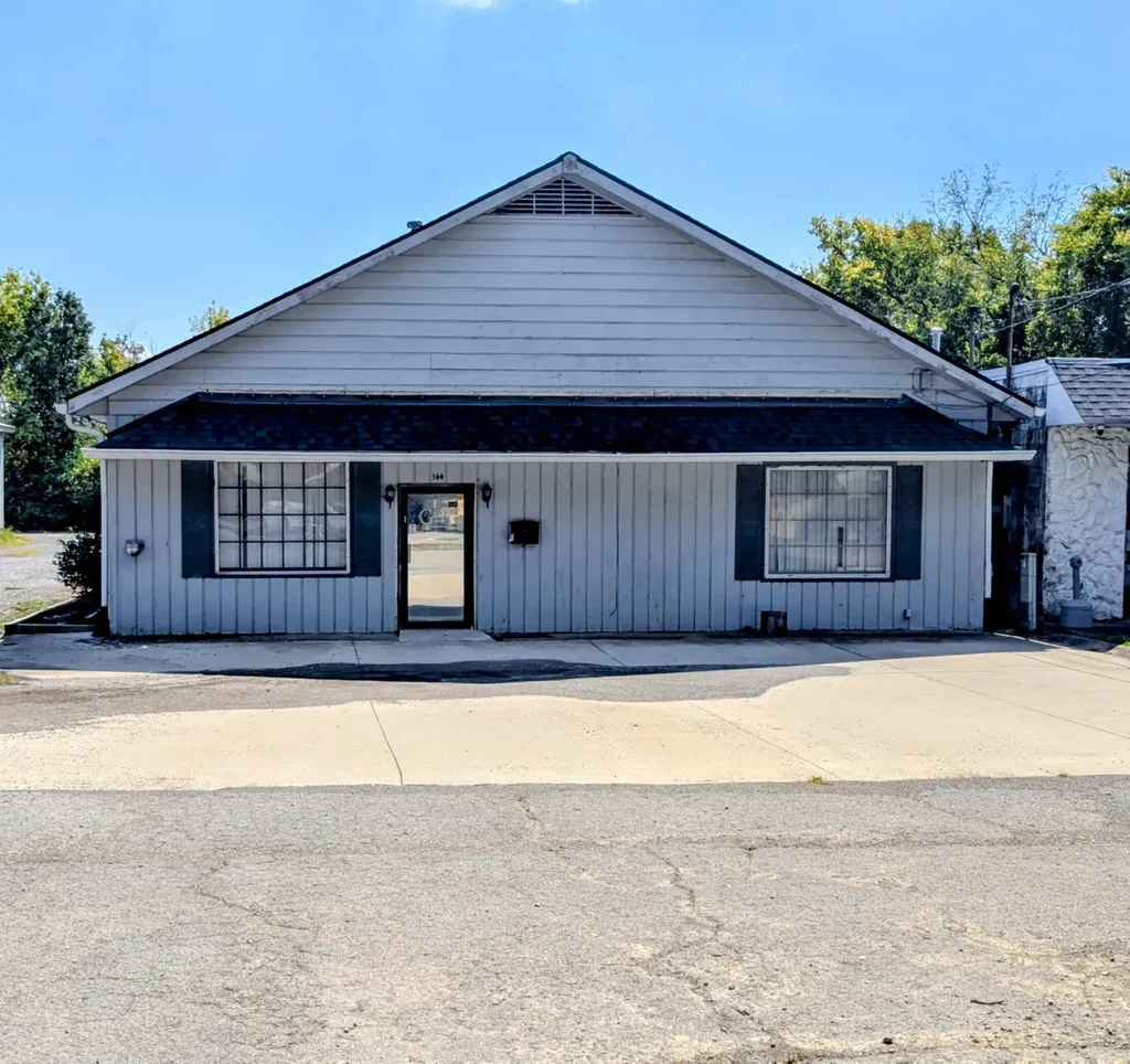 144 Volunteer Drive Hendersonville TN 37075