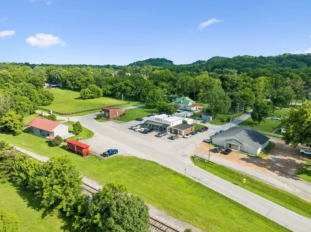 2224 Brakeman Lane Thompsons Station TN 37179