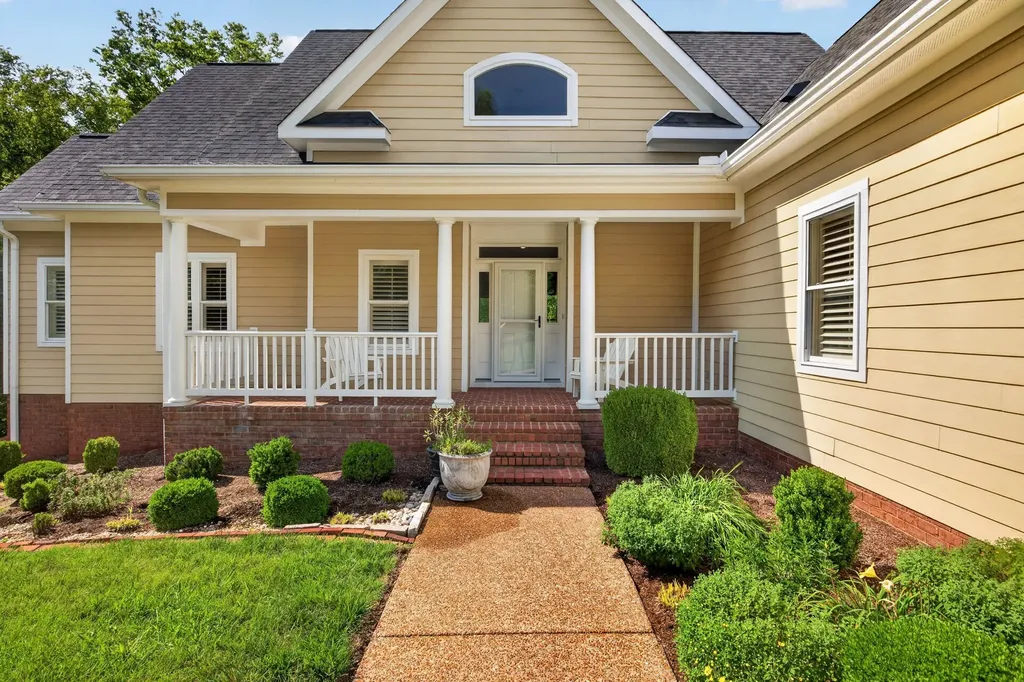 415 River Oaks Drive Sparta TN 38583