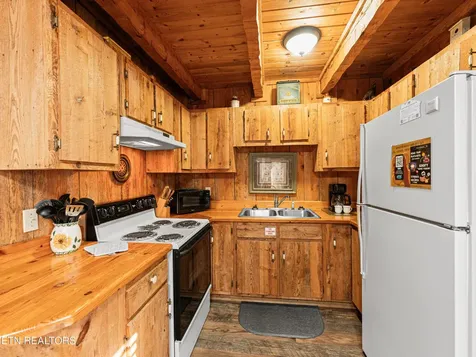 1083 Bryan View Road Sevierville TN 37862