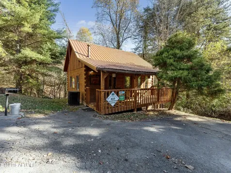 1083 Bryan View Road Sevierville TN 37862