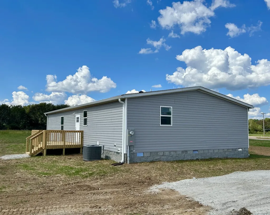 943 Hwy 64 West Lawrenceburg TN 38464