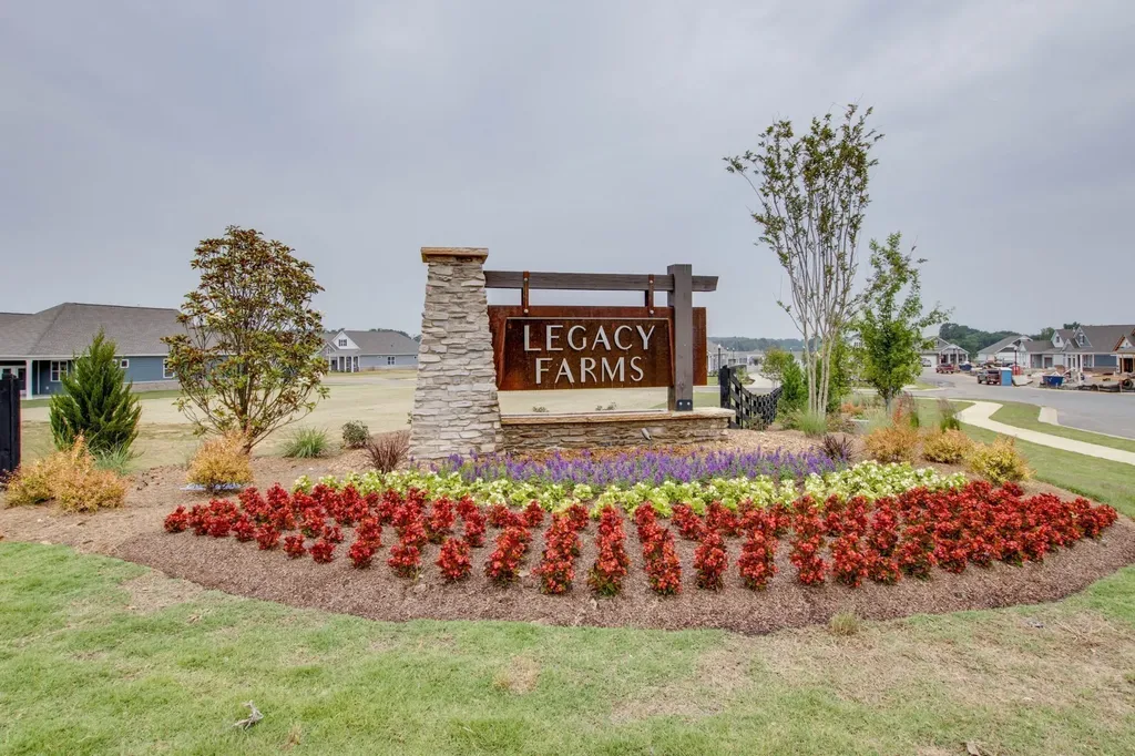 2207 Quinn Drive White House TN 37188