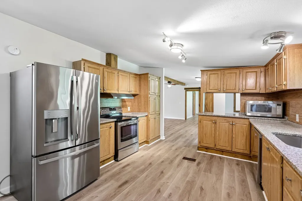 530 N Fork Road Charlotte TN 37036