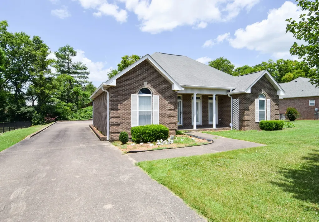 134 Stonehouse Drive Gallatin TN 37066