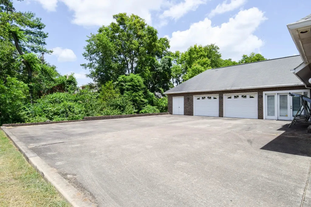 134 Stonehouse Drive Gallatin TN 37066