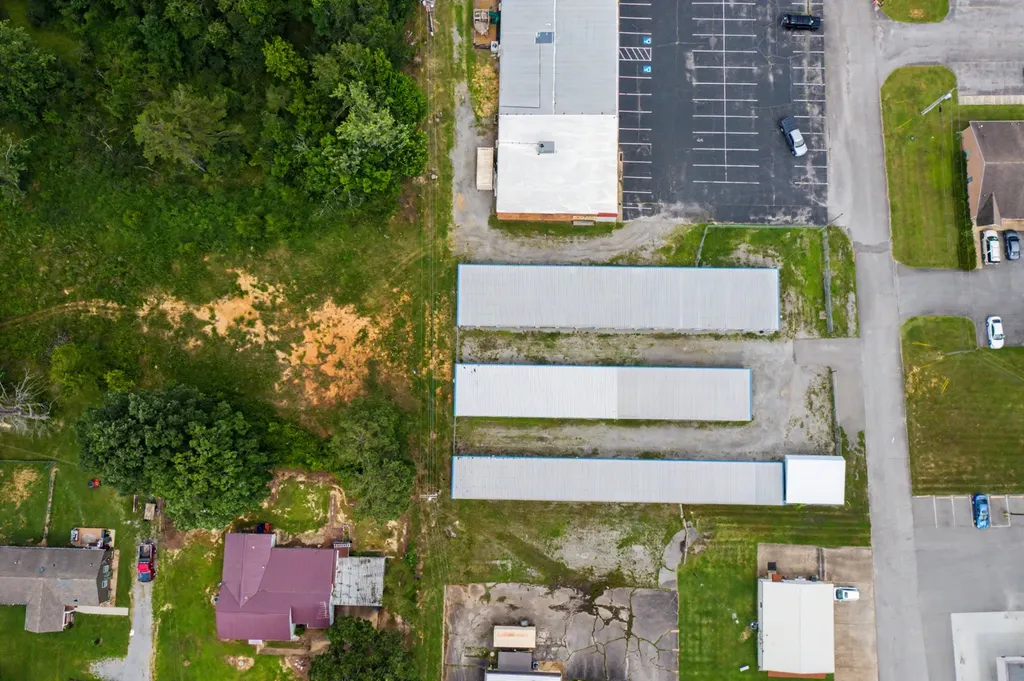105 Progress Center Plaza Centerville TN 37033