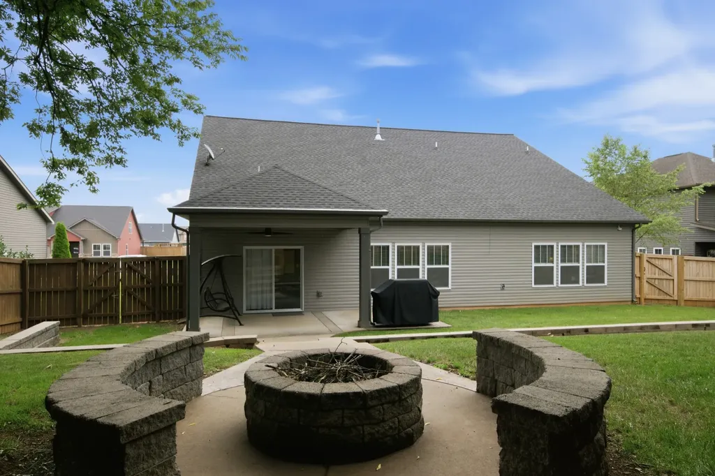 1024 Michaela Circle Clarksville TN 37043