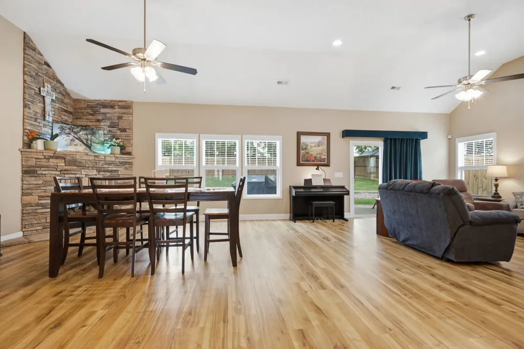 1024 Michaela Circle Clarksville TN 37043