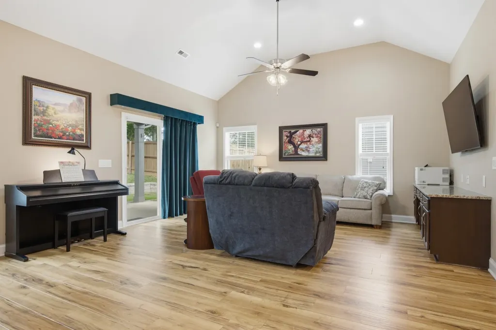 1024 Michaela Circle Clarksville TN 37043
