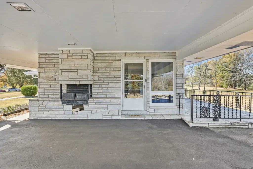 676 Ferguson Hill Road Lafayette TN 37083