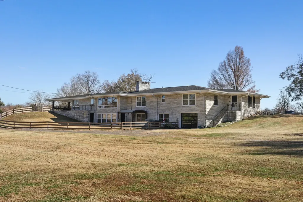 676 Ferguson Hill Road Lafayette TN 37083