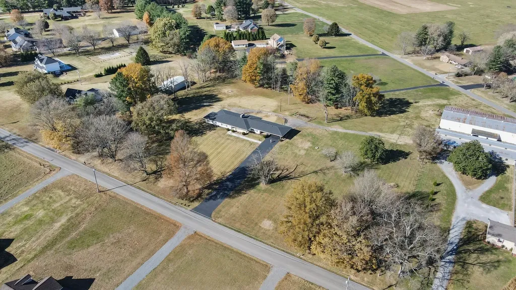 676 Ferguson Hill Road Lafayette TN 37083