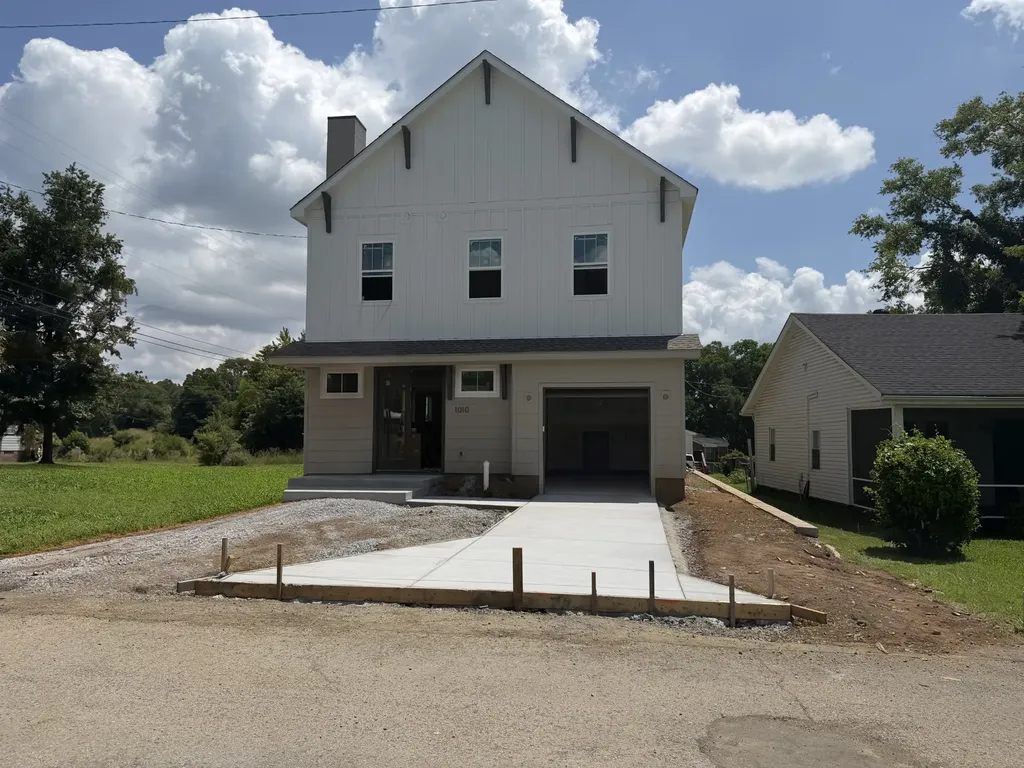 1010 Clemmons Street Nashville TN 37210