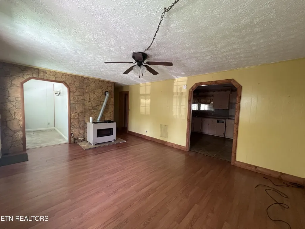 554 Mary Cromwell Road Jamestown TN 38556