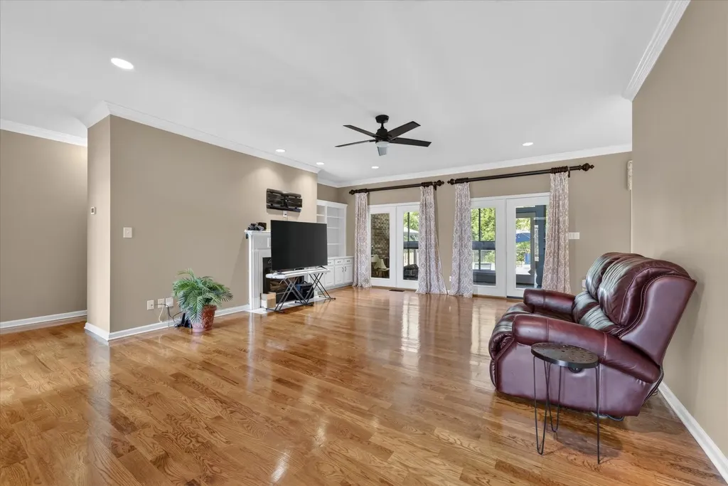2605 Stonemill Court Clarksville TN 37043