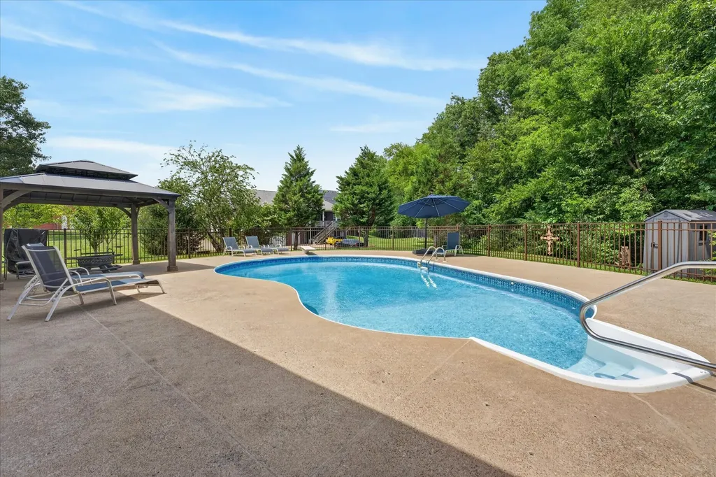 2605 Stonemill Court Clarksville TN 37043