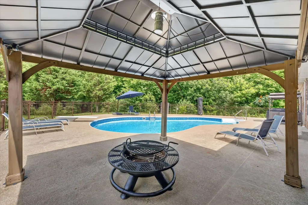 2605 Stonemill Court Clarksville TN 37043