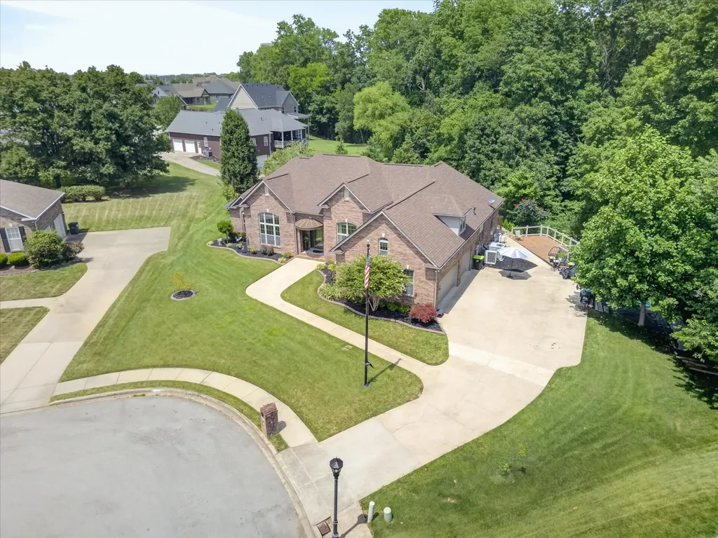 2605 Stonemill Court Clarksville TN 37043