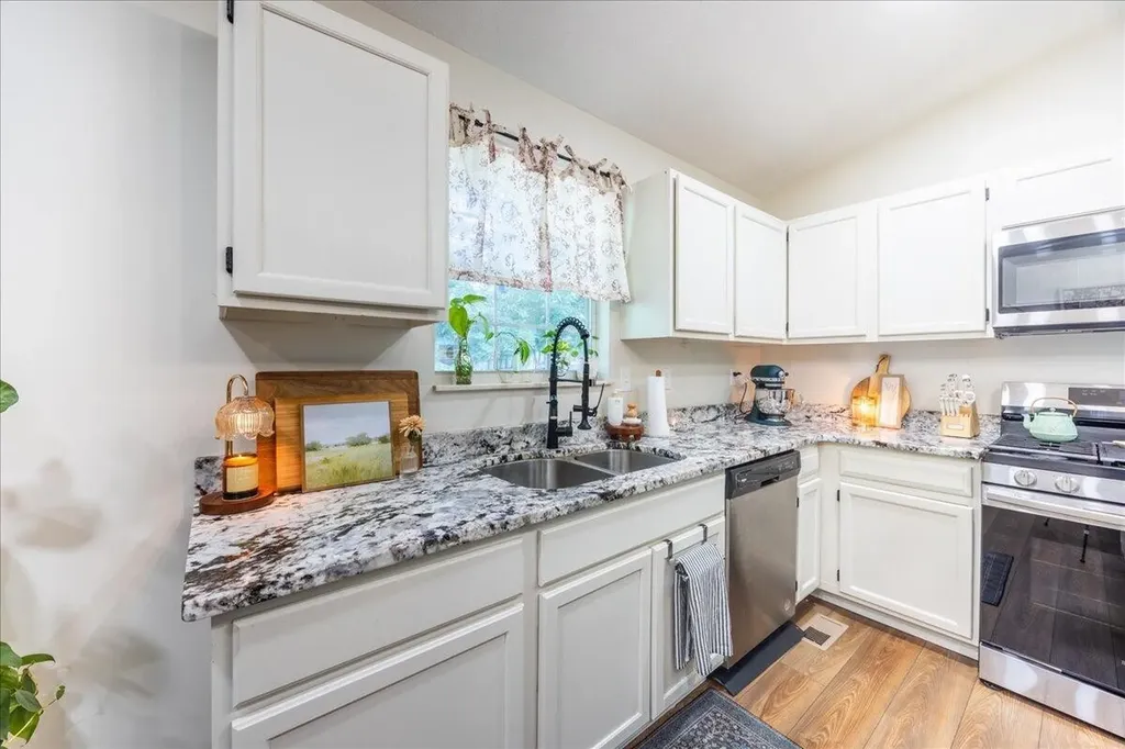 860 Anchor Drive Lenoir City TN 37771