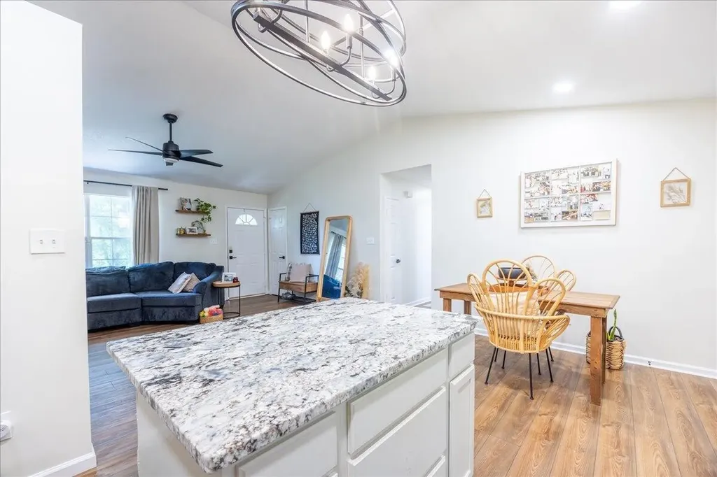 860 Anchor Drive Lenoir City TN 37771