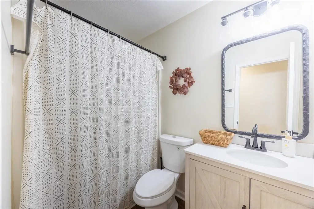 860 Anchor Drive Lenoir City TN 37771