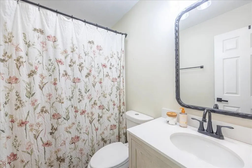 860 Anchor Drive Lenoir City TN 37771